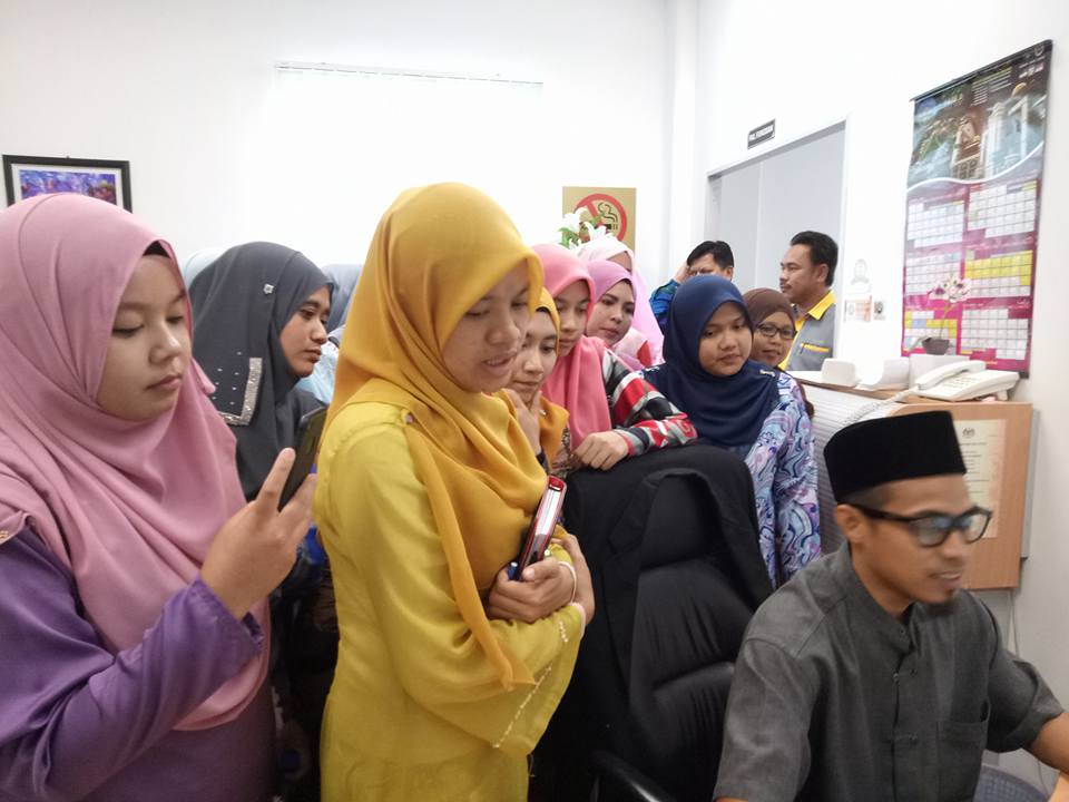 Lawatan dr MAIM ke Unit Rekod MSNM