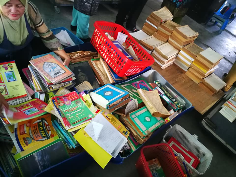 Lawatan ke Pusat Pelupusan Alquran Zee Enterprize