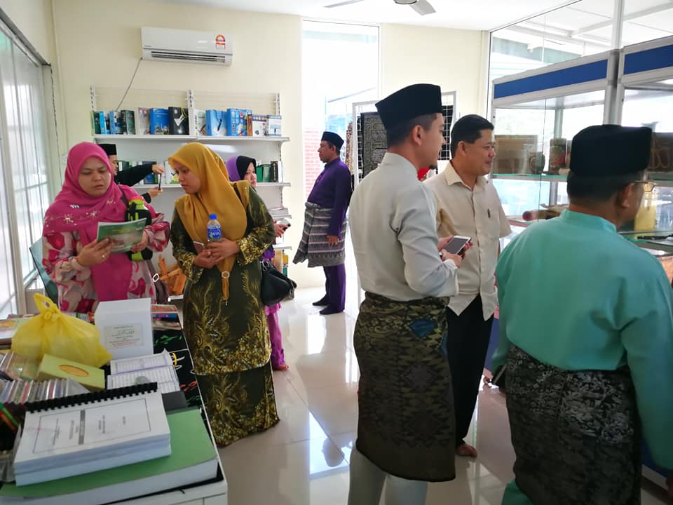 Lawatan ke Pusat Pelupusan Alquran Zee Enterprize